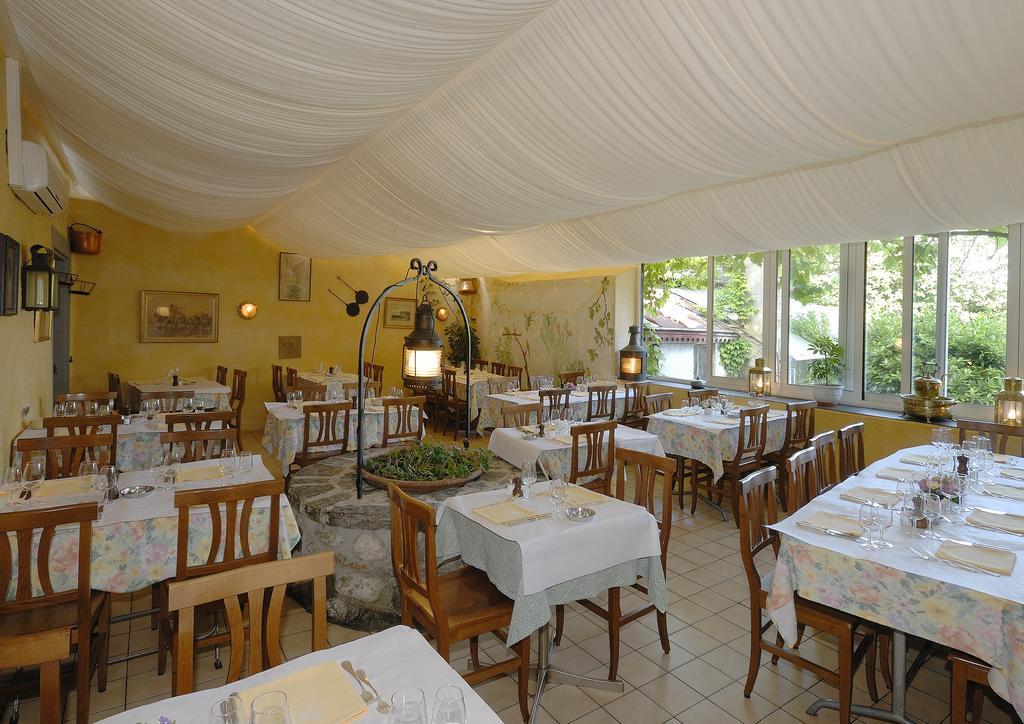 Auberge De Dully Екстериор снимка