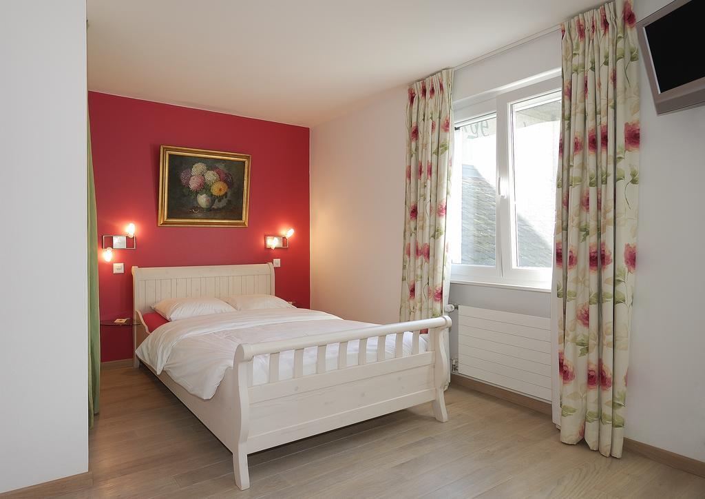 Auberge De Dully Стая снимка